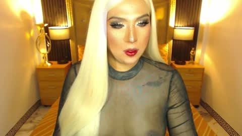 _natashacooper_ online show from April 9, 2026, 3:28 am