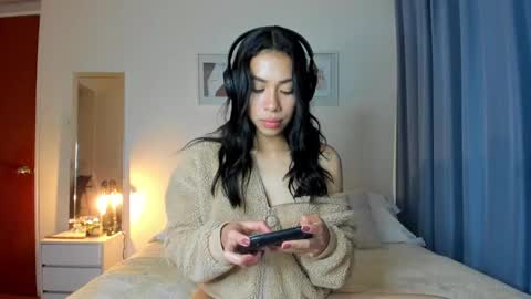 independent model natha online show from February 20, 2025, 7:23 am