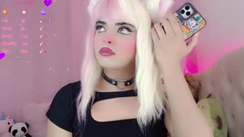 Snapshot of _natsuki chatting on February 12, 2025, 5:37 am _natsuki online show from February 12, 2025, 5:37 am