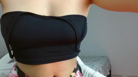 Snapshot of _nayade_ chatting on February 22, 2025, 2:28 am _nayade_ online show from February 22, 2025, 2:28 am