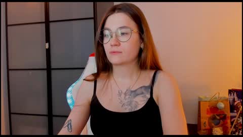 Snapshot of _nemalkovamia chatting on January 6, 2025, 4:15 am Mia with a big heart online show from January 6, 2025, 4:15 am