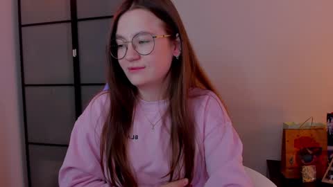 Snapshot of _nemalkovamia chatting on January 24, 2025, 4:59 am Mia with a big heart online show from January 24, 2025, 4:59 am