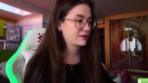 Snapshot of _nemalkovamia chatting on March 8, 2025, 3:50 am Mia with a big heart online show from March 8, 2025, 3:50 am