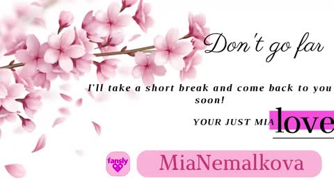 Snapshot of _nemalkovamia chatting on March 11, 2025, 6:21 am Mia with a big heart online show from March 11, 2025, 6:21 am