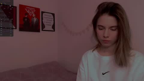 Snapshot of _ni_kiss chatting on January 25, 2025, 12:27 am Nika online show from January 25, 2025, 12:27 am