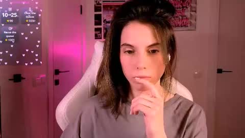 Nika online show from March 26, 2026, 5:29 pm