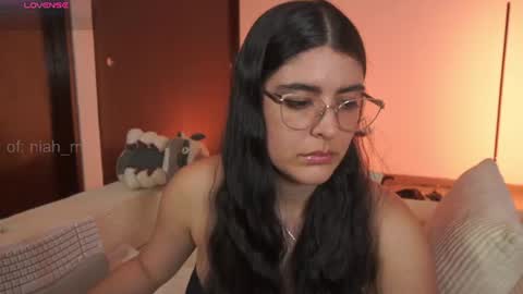 Snapshot of _niah chatting on August 2, 2026, 12:20 am NiniHelp me by giving my show a thumbs up online show from August 2, 2026, 12:20 am