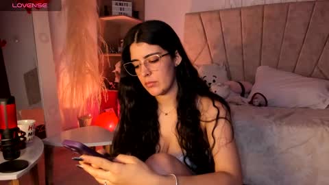 Niah  You can call me Ni or cutie haha online show from February 18, 2025, 9:31 pm