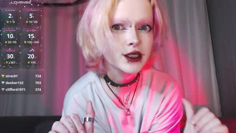 Snapshot of _nicole_meow_ chatting on November 30, 2025, 1:31 am Nicole online show from November 30, 2025, 1:31 am