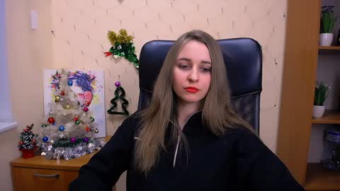 Nica online show from December 30, 2024, 5:44 pm