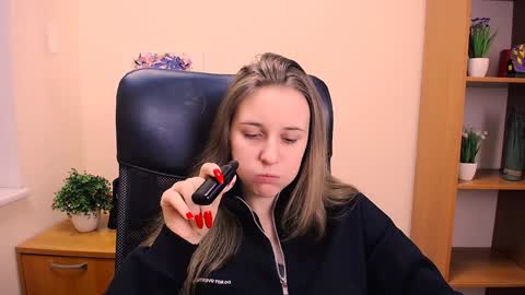 Nica online show from January 18, 2025, 12:15 pm