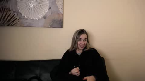 Nica online show from February 4, 2026, 9:04 am