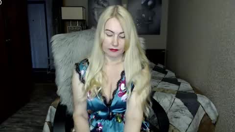 Donella    online show from December 20, 2025, 5:47 am