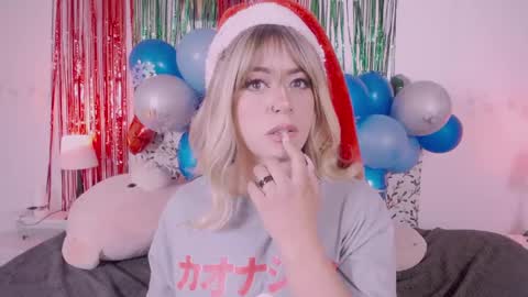 niiky online show from December 19, 2024, 12:01 pm