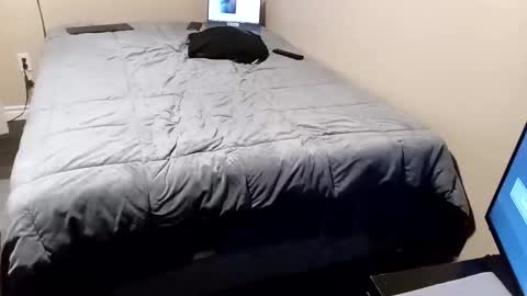 Snapshot of _olivia1_ chatting on November 6, 2025, 10:05 am Olivia online show from November 6, 2025, 10:05 am