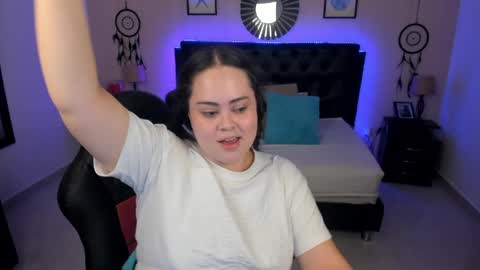 Snapshot of _oliviajoness chatting on April 24, 2026, 1:24 pm Olivia jones online show from April 24, 2026, 1:24 pm