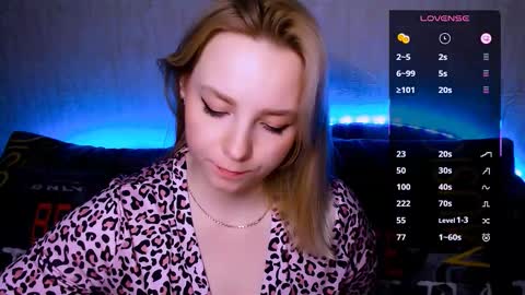  pando4ka  online show from March 9, 2026, 8:46 pm