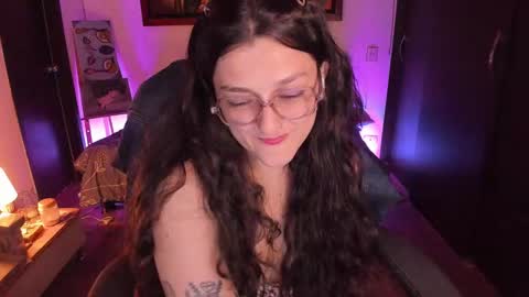 Snapshot of _peach__ chatting on September 13, 2025, 11:59 pm violeta ig online show from September 13, 2025, 11:59 pm