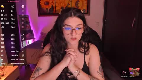 Snapshot of _peach__ chatting on November 24, 2025, 3:39 am violeta ig online show from November 24, 2025, 3:39 am