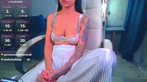 Snapshot of _pink__rabbit_ chatting on May 25, 2026, 5:30 pm Ilona online show from May 25, 2026, 5:30 pm