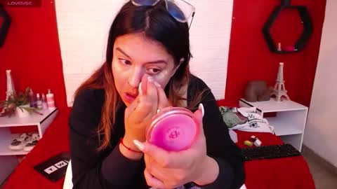 Laura online show from December 22, 2025, 7:22 pm