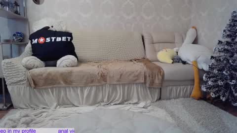 _pretty_fox_ online show from December 14, 2024, 5:07 am