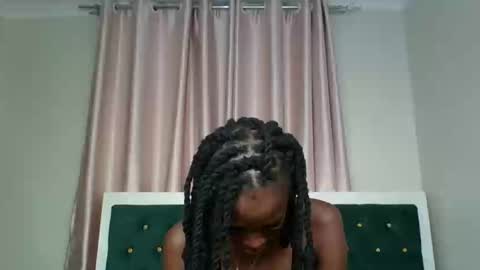 Snapshot of _pretty_savage chatting on April 18, 2026, 8:31 pm savage online show from April 18, 2026, 8:31 pm