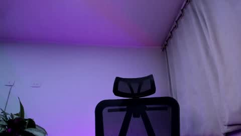 Snapshot of _purplecherry_ chatting on June 8, 2026, 1:28 am Cherr online show from June 8, 2026, 1:28 am