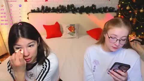 Merlizz Eva Jane Mila Nicole  left to right  online show from December 21, 2025, 2:24 pm