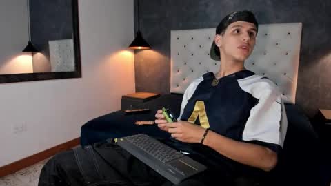 wav online show from December 18, 2025, 6:41 am