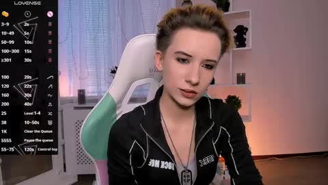Snapshot of _rein_ramm chatting on May 7, 2026, 2:33 pm Rein online show from May 7, 2026, 2:33 pm