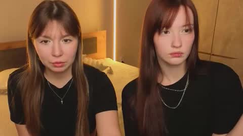 Snapshot of _reverse_gang_ chatting on February 4, 2026, 4:35 pm LISSAPVT IS OPEN online show from February 4, 2026, 4:35 pm