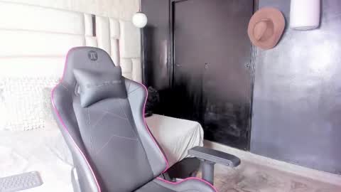 _sammy_ice online show from March 5, 2025, 11:16 pm