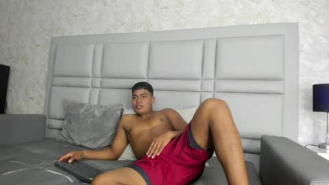 _sammy_ice online show from April 18, 2026, 1:48 pm