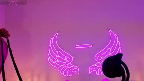 Scarlett online show from September 24, 2025, 6:39 am