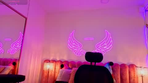 Scarlett online show from October 15, 2025, 12:05 pm