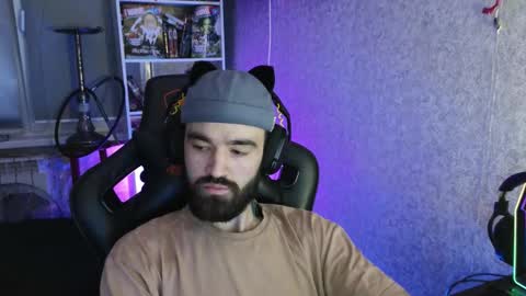 Ask me online show from November 3, 2025, 8:10 pm