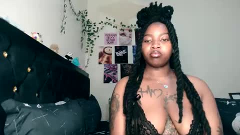 Snapshot of _sexysquirter chatting on May 4, 2026, 9:00 pm _sexysquirter online show from May 4, 2026, 9:00 pm