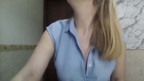  SexyXSveta  online show from February 11, 2026, 4:06 am