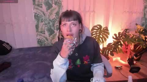 _sharlotte777 online show from March 26, 2026, 1:49 pm