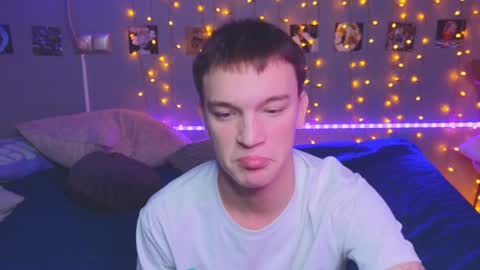 NATHANPVT IS OPEN online show from December 12, 2024, 11:07 am