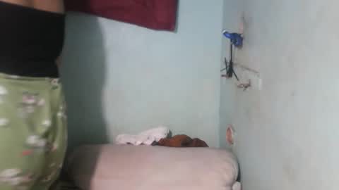 Snapshot of _simply_mama chatting on May 28, 2026, 11:13 pm _simply_mama online show from May 28, 2026, 11:13 pm