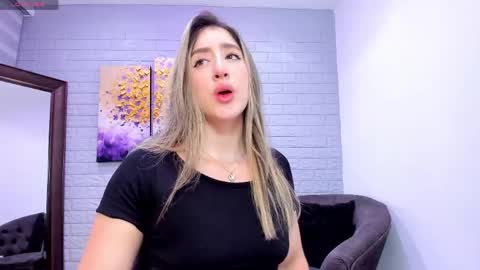 Snapshot of _sofia_cruz chatting on April 19, 2026, 12:15 pm 640 200 online show from April 19, 2026, 12:15 pm