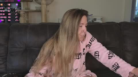 Snapshot of _sophia_grace_ chatting on April 7, 2026, 4:40 pm SophiaGraceKnight online show from April 7, 2026, 4:40 pm