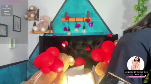 Sophie  online show from February 17, 2025, 7:42 pm