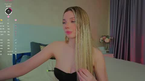 Sophie online show from July 19, 2026, 7:17 pm
