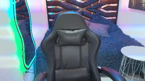 Sophie  online show from July 25, 2026, 7:44 pm