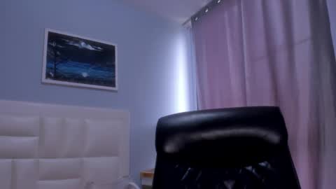 sophie online show from March 6, 2025, 7:43 pm