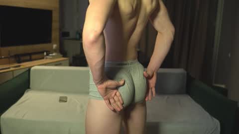 OLIVERpvt is open online show from October 12, 2025, 2:21 am