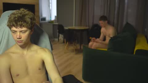 OLIVERpvt is open online show from October 30, 2025, 5:20 am